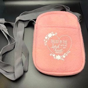 “Trust In the Lord With All Your Heart”, Soft Shoulder/Crossbody Bag w/ Pockets